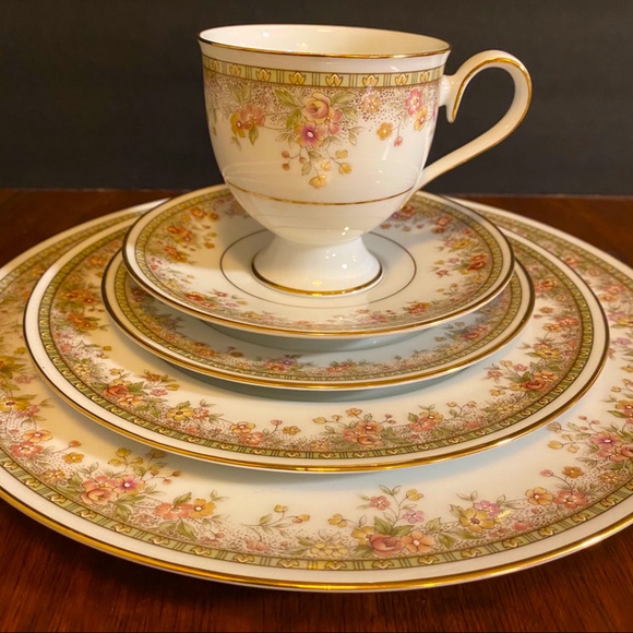 SALE Morning Jewel Place 5 Piece Place Setting - Picture 4 of 13